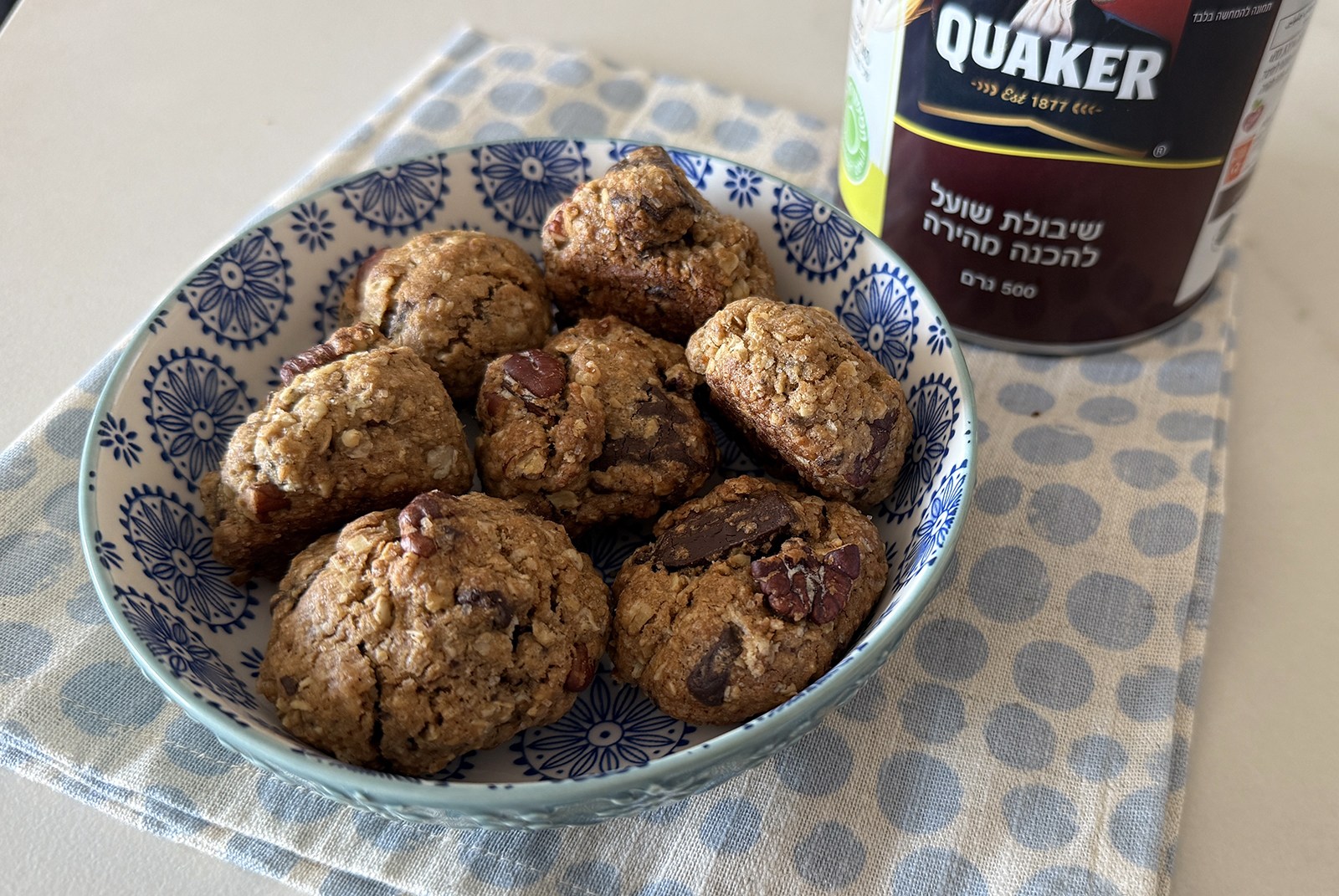 עוגיות קוואקר, גרנולה ושוקולד צ׳יפס