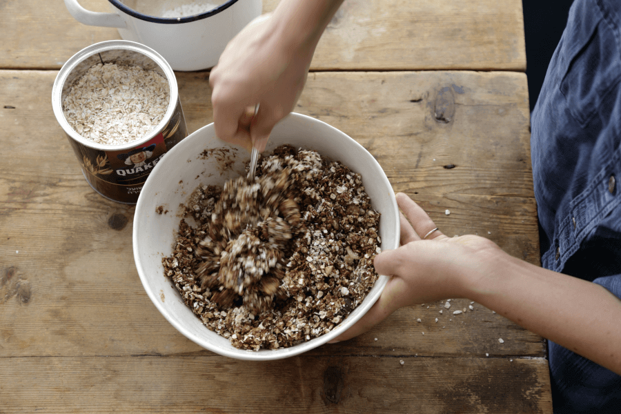 שלב 2 - חטיף אנרגיה טבעוני ללא אפייה