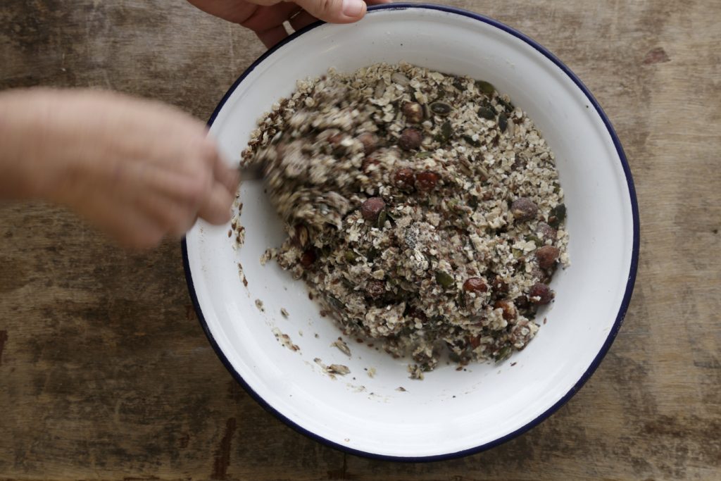 שלב שלישי - מתכון לחם שיבולת שועל וגרעינים בצ'יק צ'ק