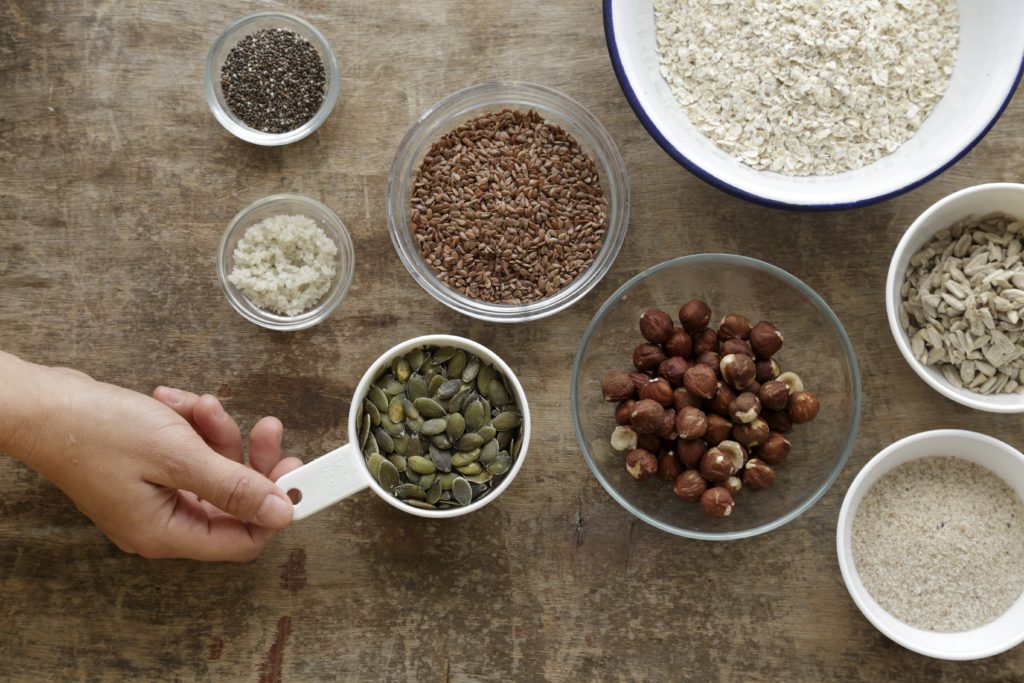 שלב ראשון - מתכון לחם שיבולת שועל וגרעינים בצ'יק צ'ק