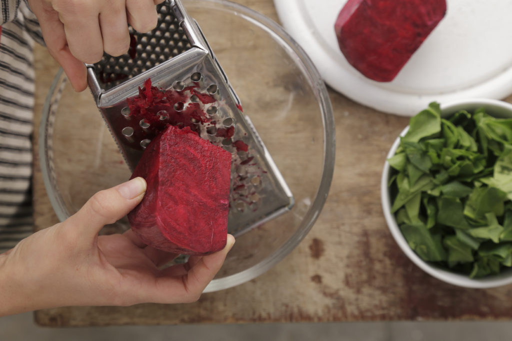 שלב ראשון - קציצות סלק עם קוואקר