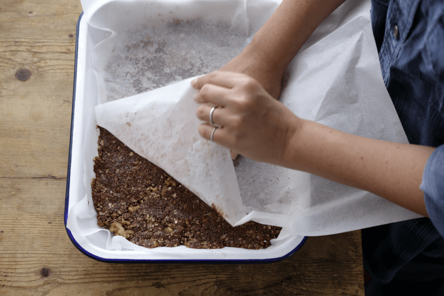 שלב 3 - חטיף אנרגיה טבעוני ללא אפייה