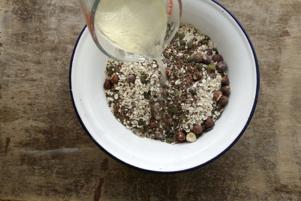 שלב שני - מתכון לחם שיבולת שועל וגרעינים בצ'יק צ'ק