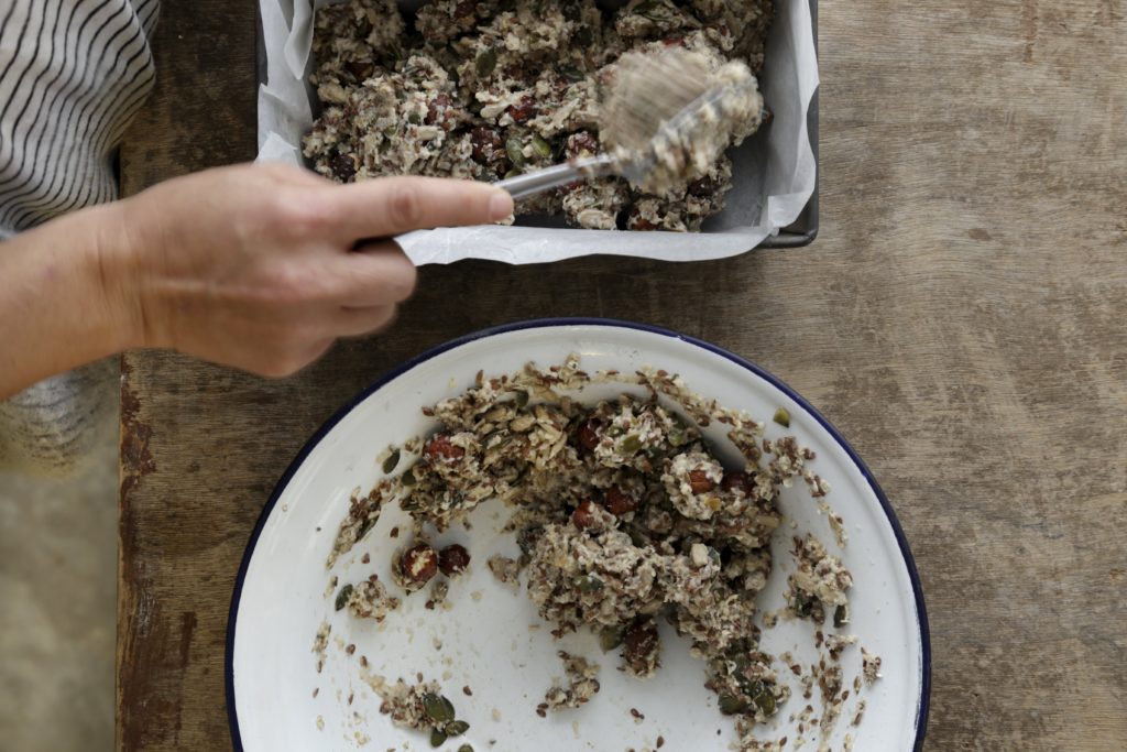 שלב רביעי - מתכון לחם שיבולת שועל וגרעינים בצ'יק צ'ק