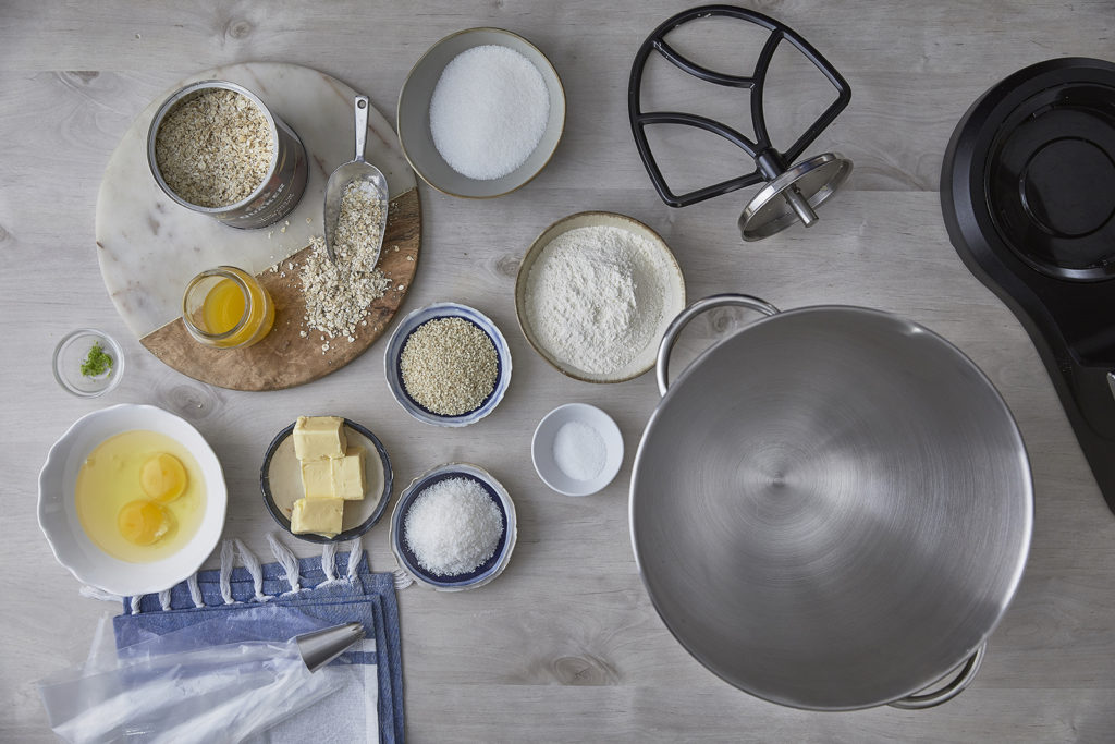 שלב ראשון - עוגיות קוואקר פריכות של יונית צוקרמן