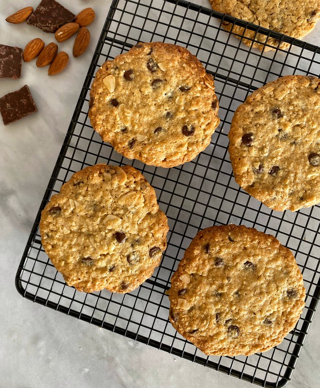 עוגיות גרנולה ענקיות