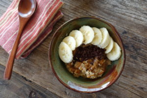 פאור בול - שיבולת שועל בחמאת בוטנים ושוקלד מריר