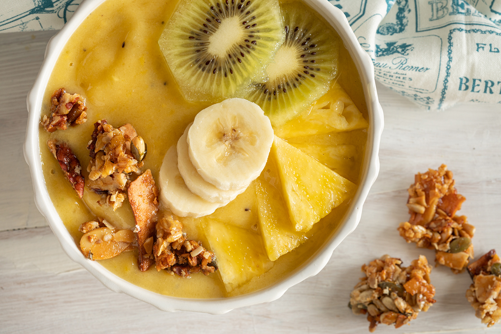 סמודי פירות טרופיים או: פאוור בול קאריבי
