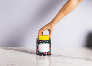 מעמד לנר ריחני מפחית קוואקר. צילום: דיטיילס