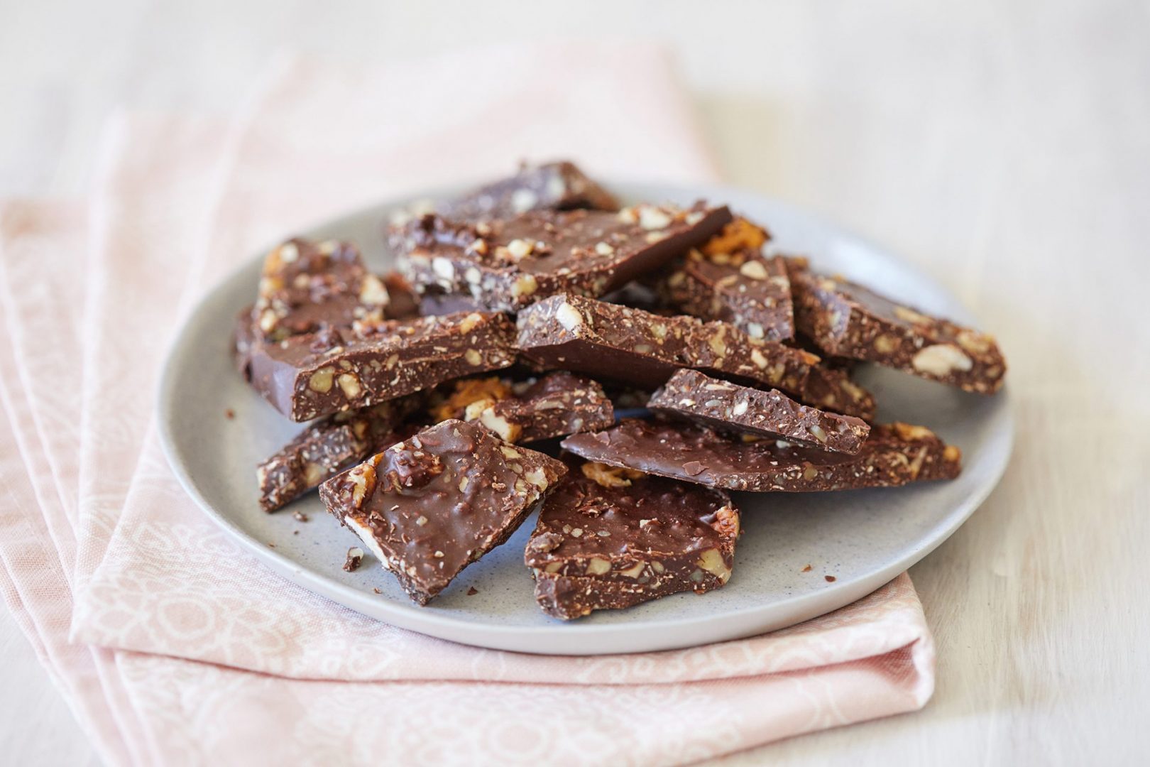 ממתקי שוקולד עם פקאנים וקוואקר