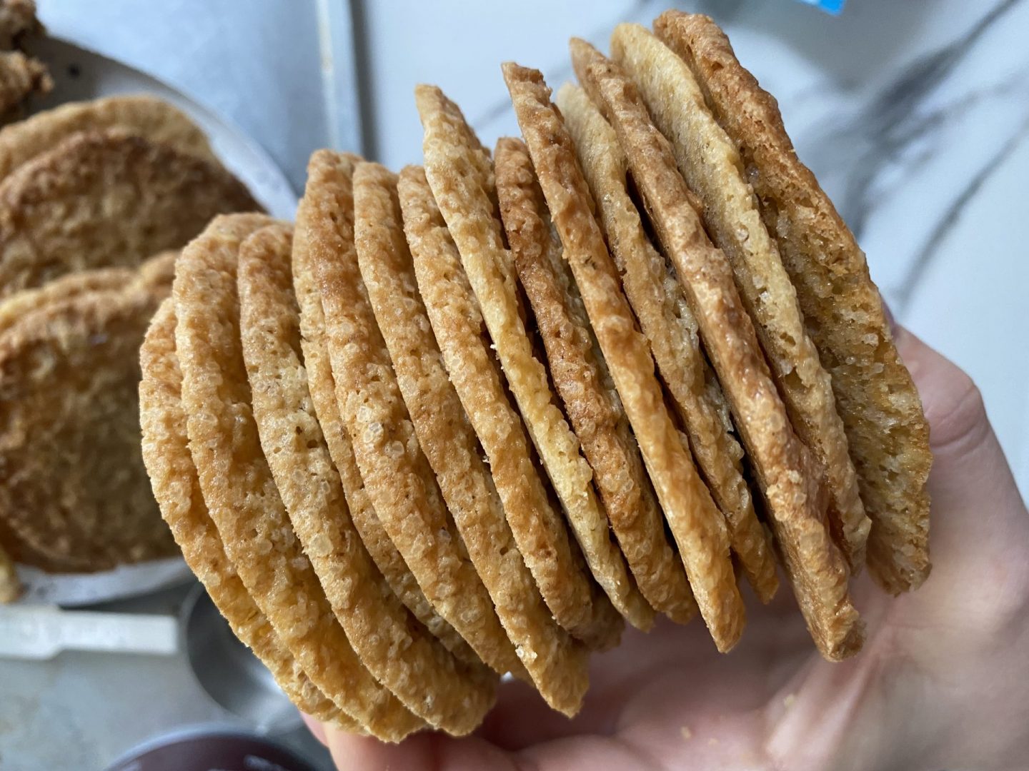 עוגיות תחרה – עוגיות שיבולת שועל דקיקות