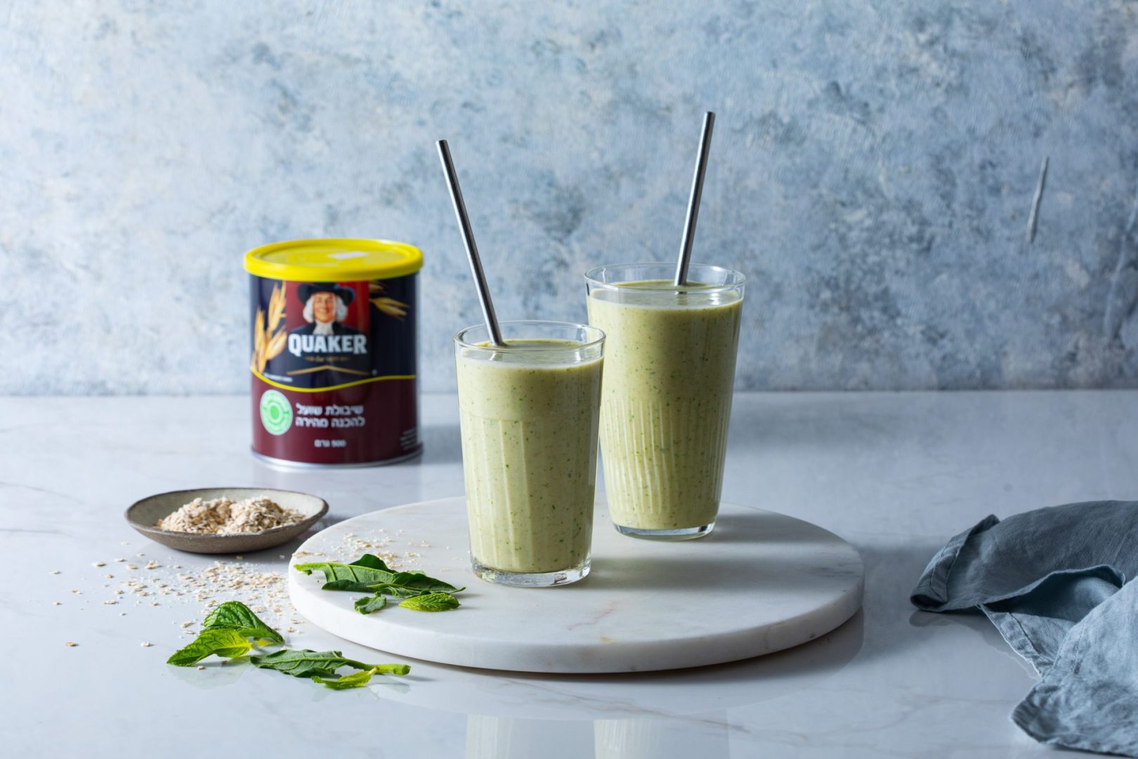 שייק פירות וירוקים עם קוואקר