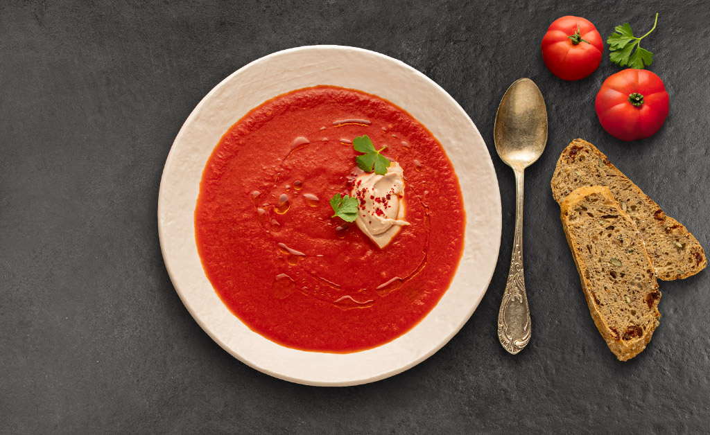 מרק עגבניות חורפי עשיר