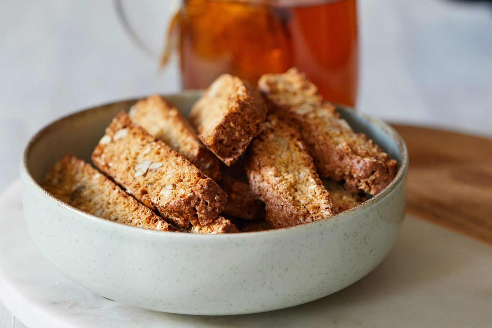 עוגיות ביסקוטי ואגוזים עם קוואקר