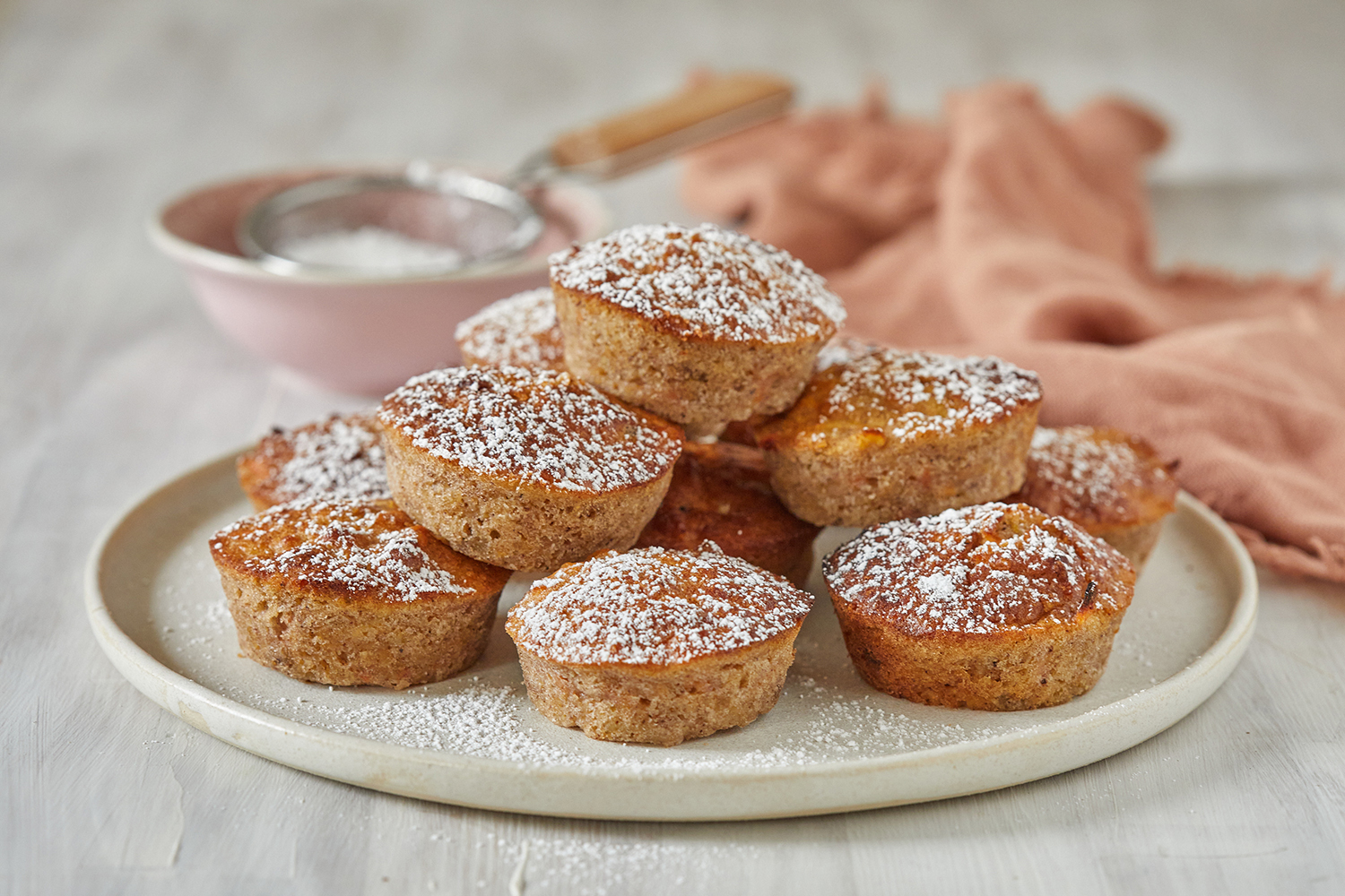 מאפינס תפוח וגזר עם חמוציות, אגוזים וקוואקר