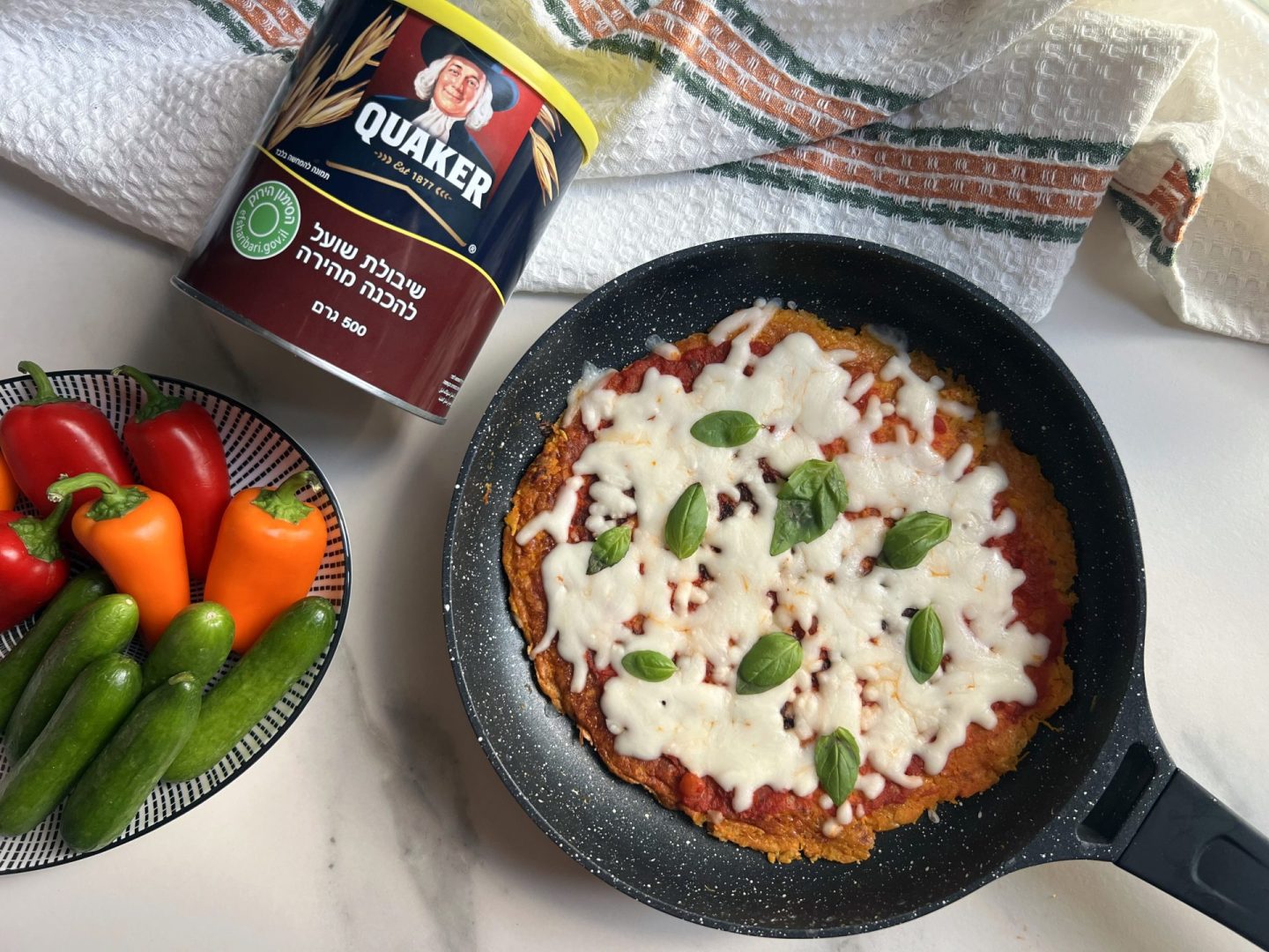 פיצה ירקות וקוואקר במחבת