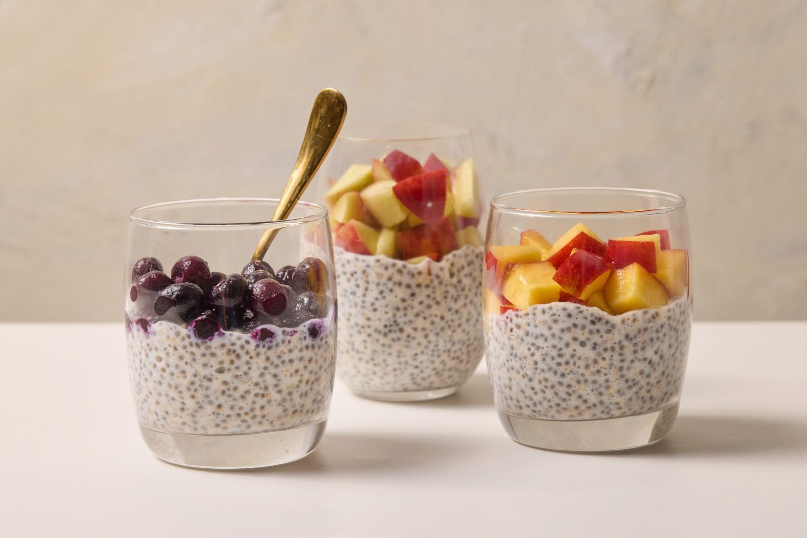 פודינג צ'יה עם קוואקר ופירות