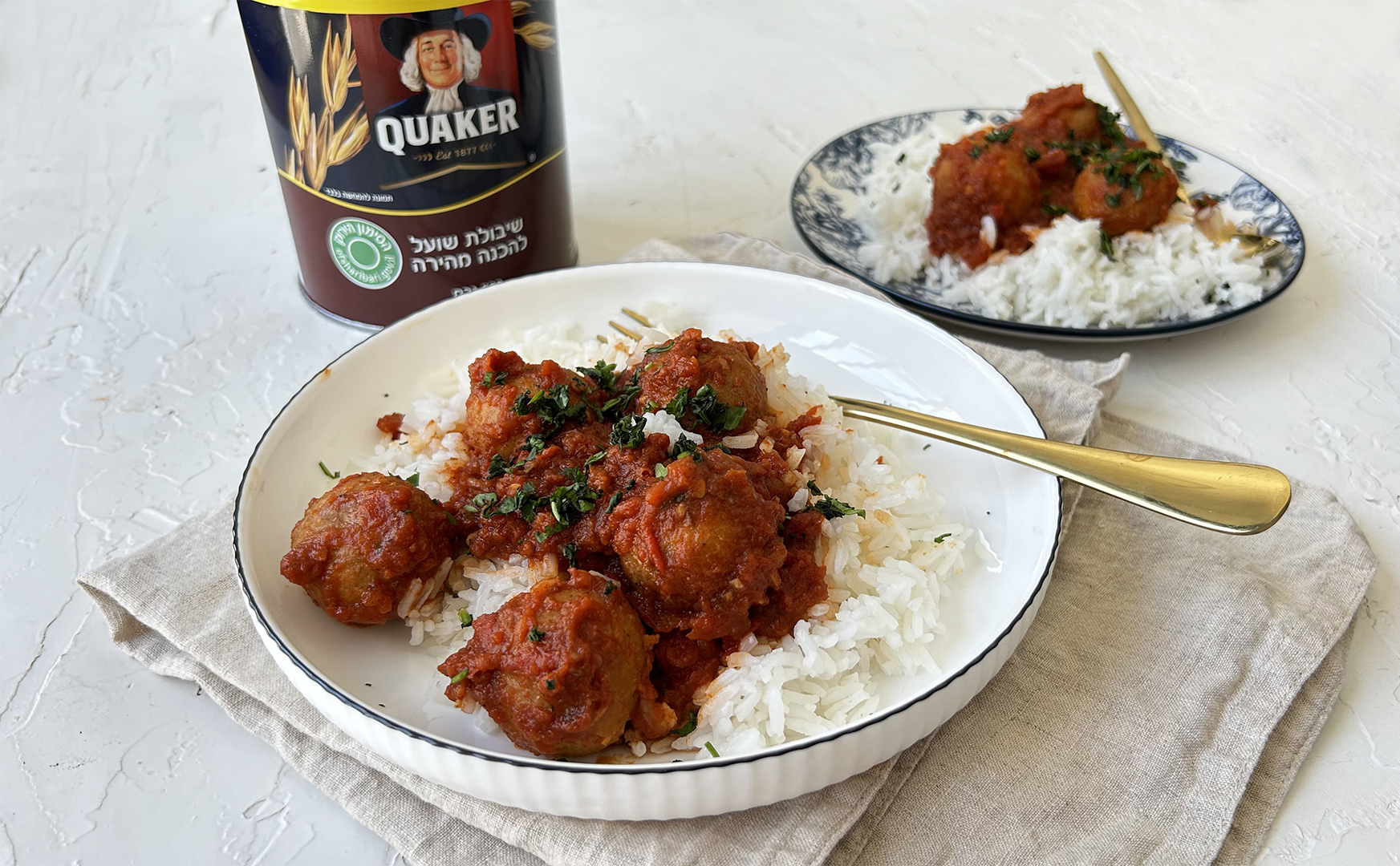 קציצות טופו וקוואקר טבעוניות ברוטב עגבניות